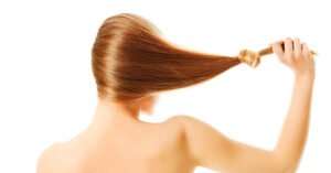 Brunette Met Knoop In de Haar