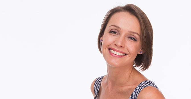 Vrouw Kort Haar Lacht