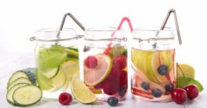 Hoe maak je detox water voor een stralende huid?