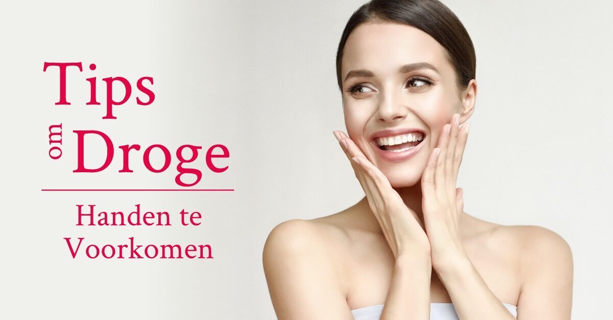 Lachende jonge verzorgde vrouw handen