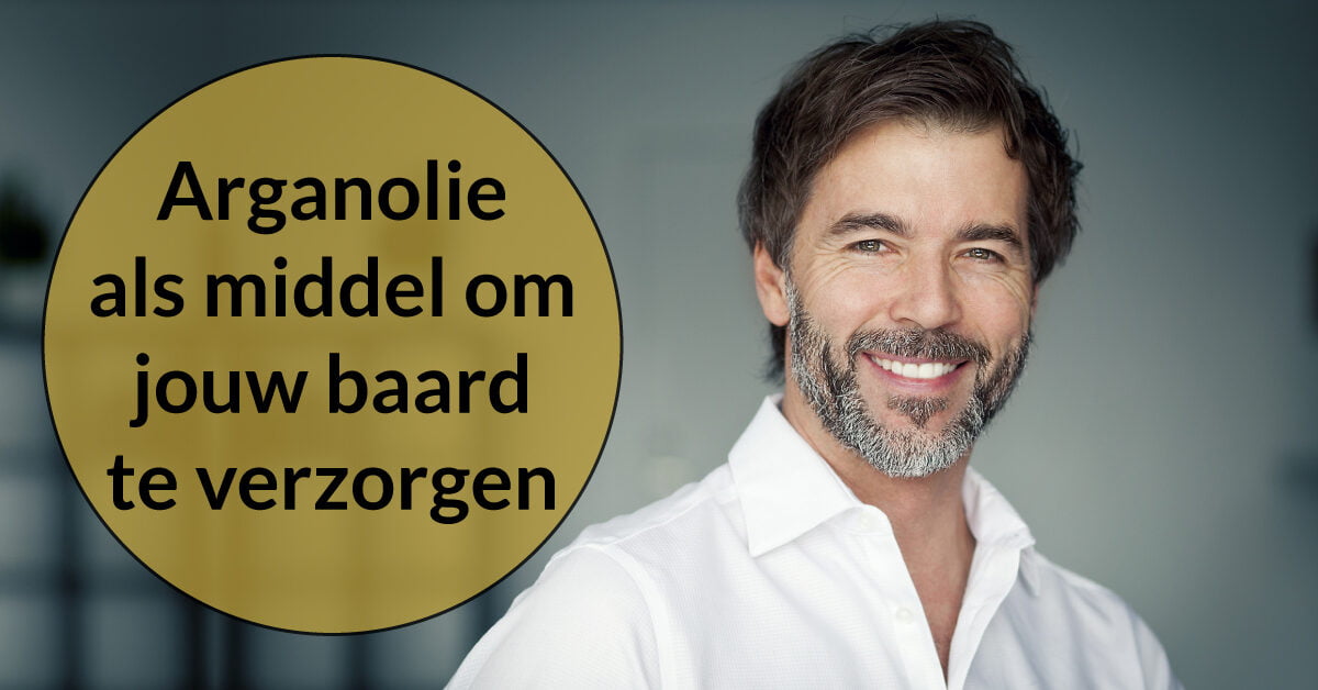 Lachende verzorgde man grijze baard baardverzorging arganolie.