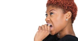 Van Het Nagelbijten Afkomen, Lees Nu Hoe!