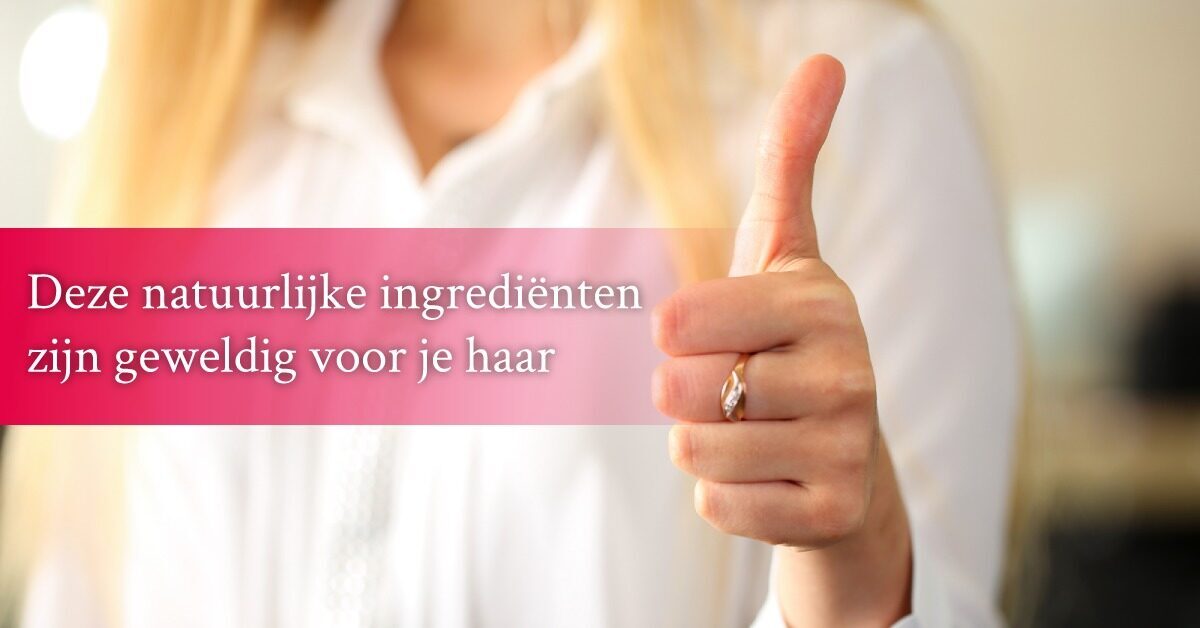 Vrouw blond haar duim omhoog
